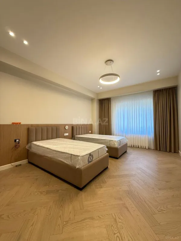 Kirayə verilir 5 otaqlı mənzil 200 m²