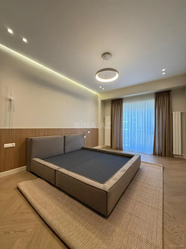 Kirayə verilir 5 otaqlı mənzil 200 m²