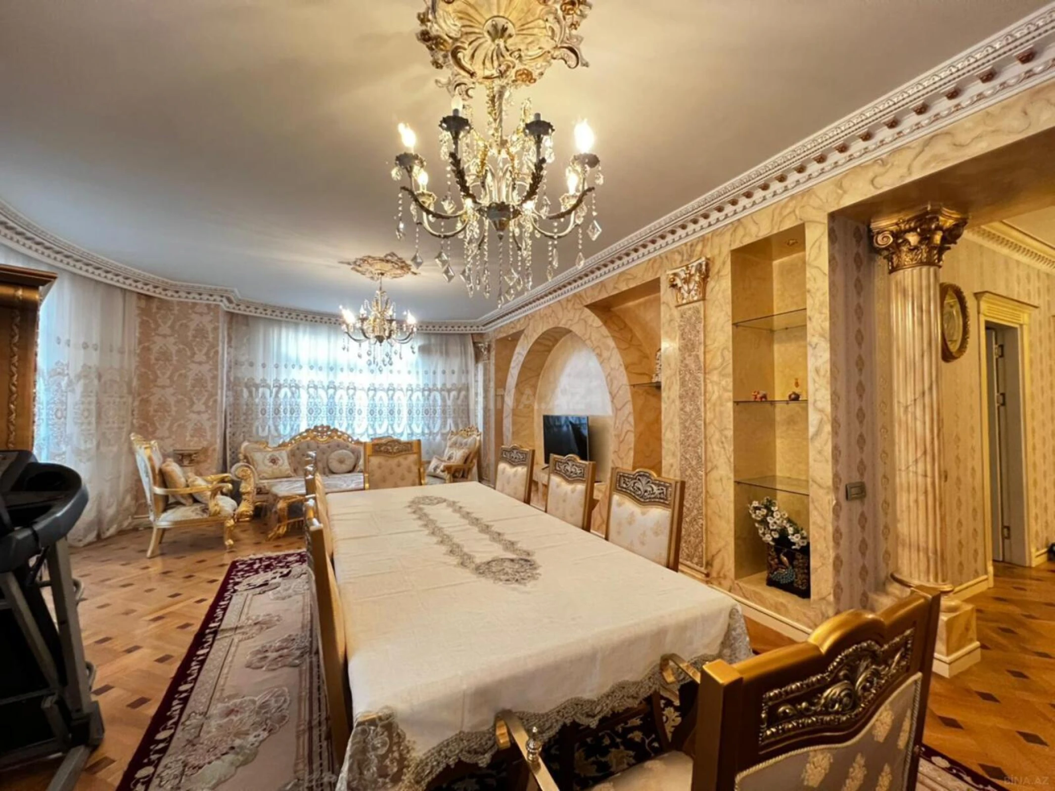 Kirayə verilir 4 otaqlı mənzil 236 m²