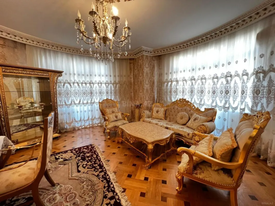 Kirayə verilir 4 otaqlı mənzil 236 m²