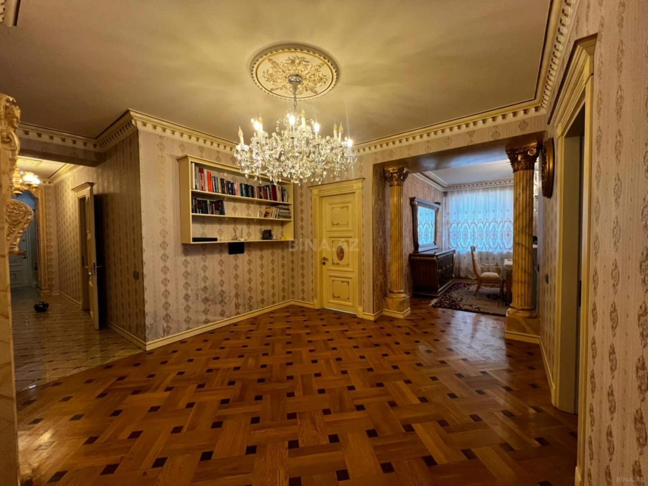 Kirayə verilir 4 otaqlı mənzil 236 m²