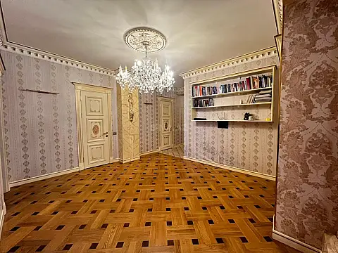 Kirayə verilir 4 otaqlı mənzil 236 m²