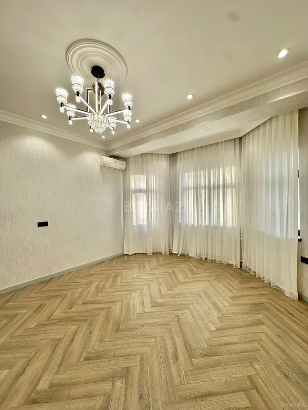 Satılır 3 otaqlı mənzil 150 m²