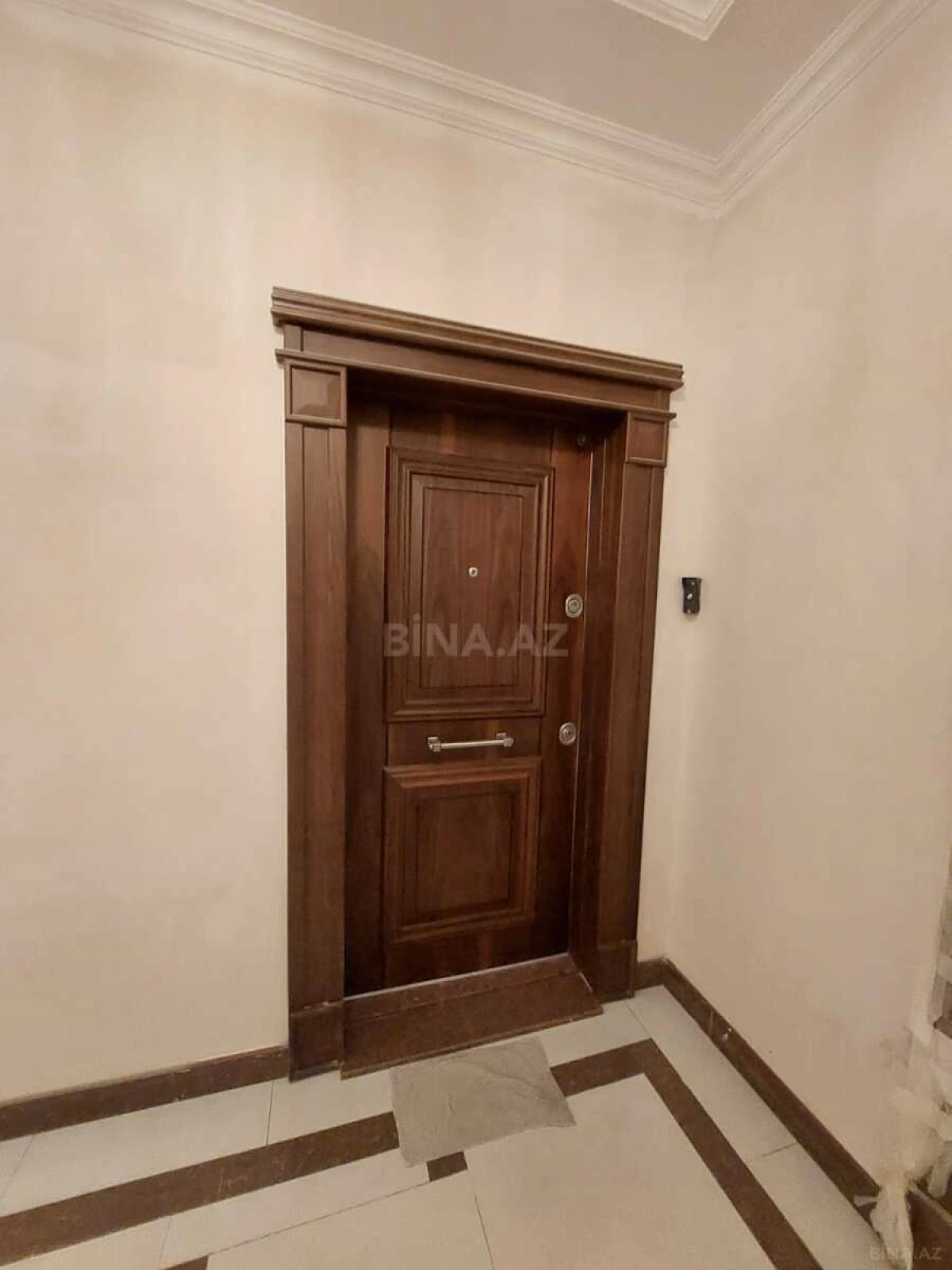 Satılır 2 otaqlı mənzil 84 m²