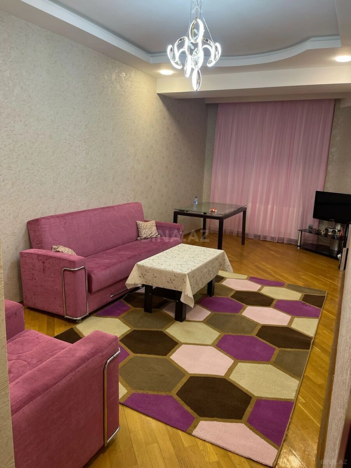 Kirayə verilir 2 otaqlı mənzil 100 m²