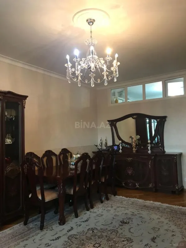 Satılır 3 otaqlı mənzil 110 m²