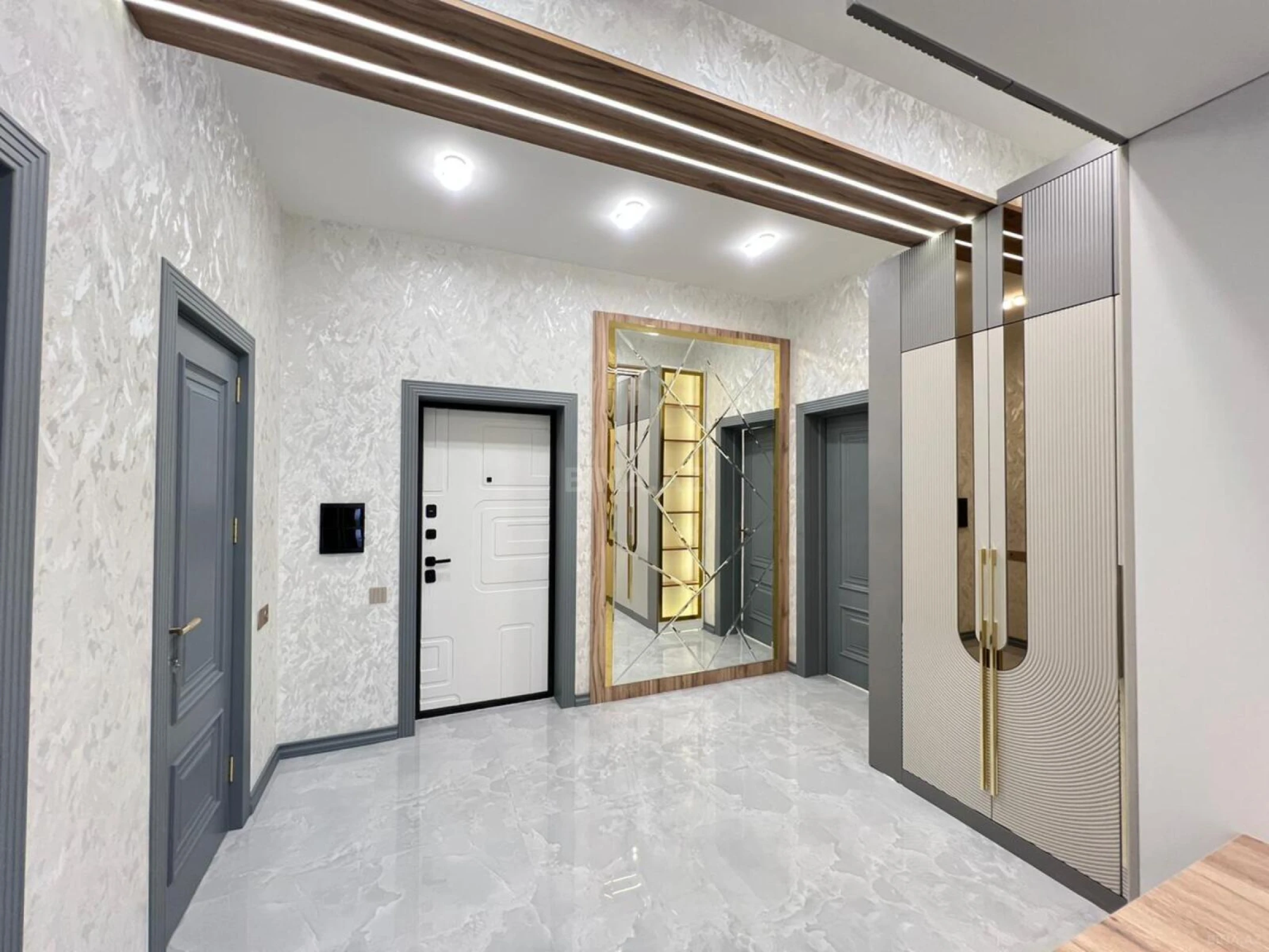Satılır 3 otaqlı mənzil 96 m²