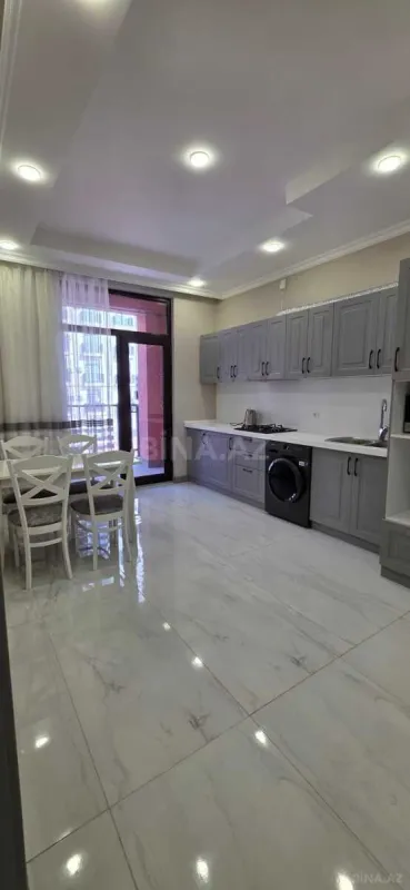 Kirayə verilir 2 otaqlı mənzil 97 m²