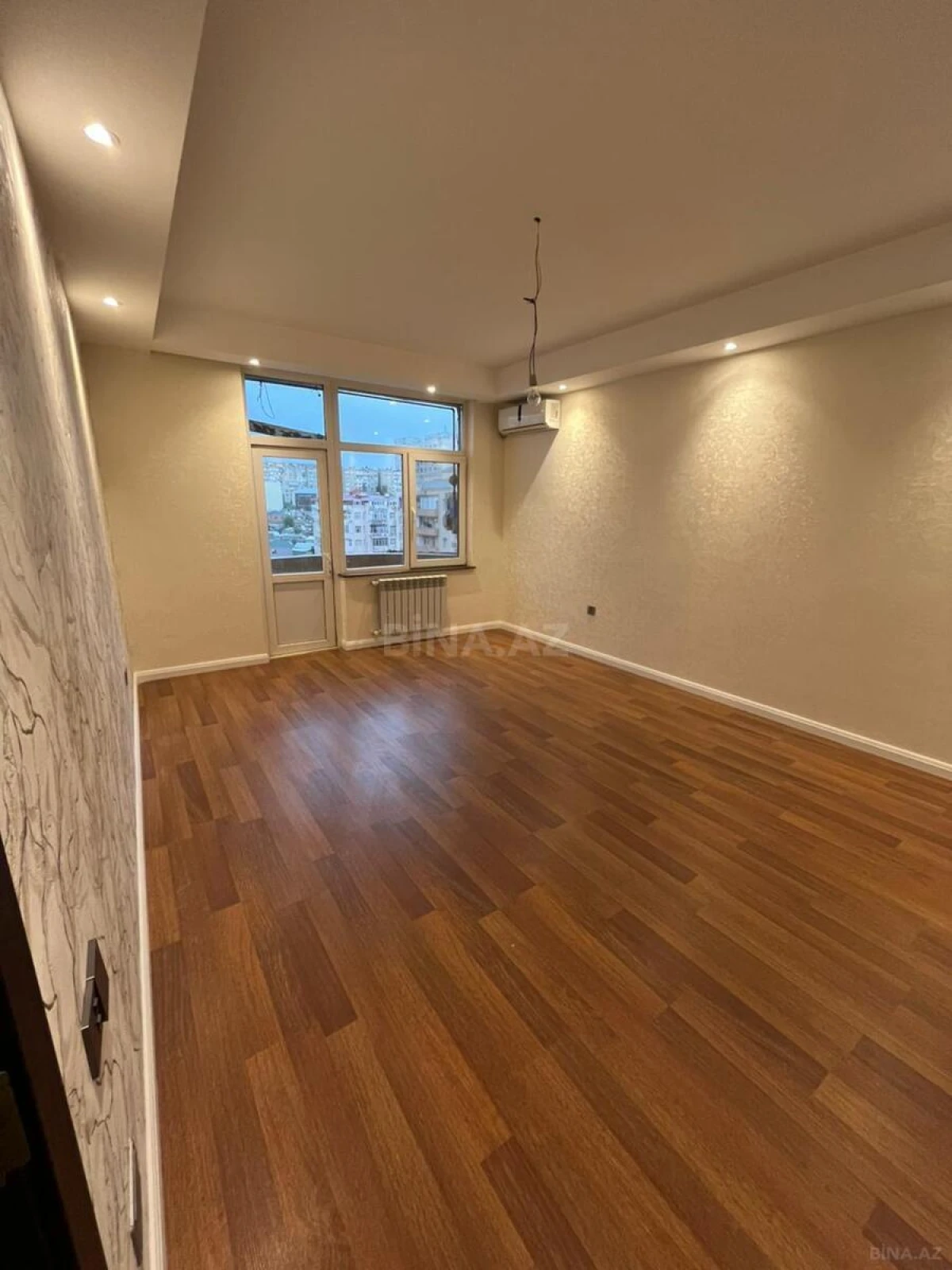 Kirayə verilir 2 otaqlı mənzil 55 m²