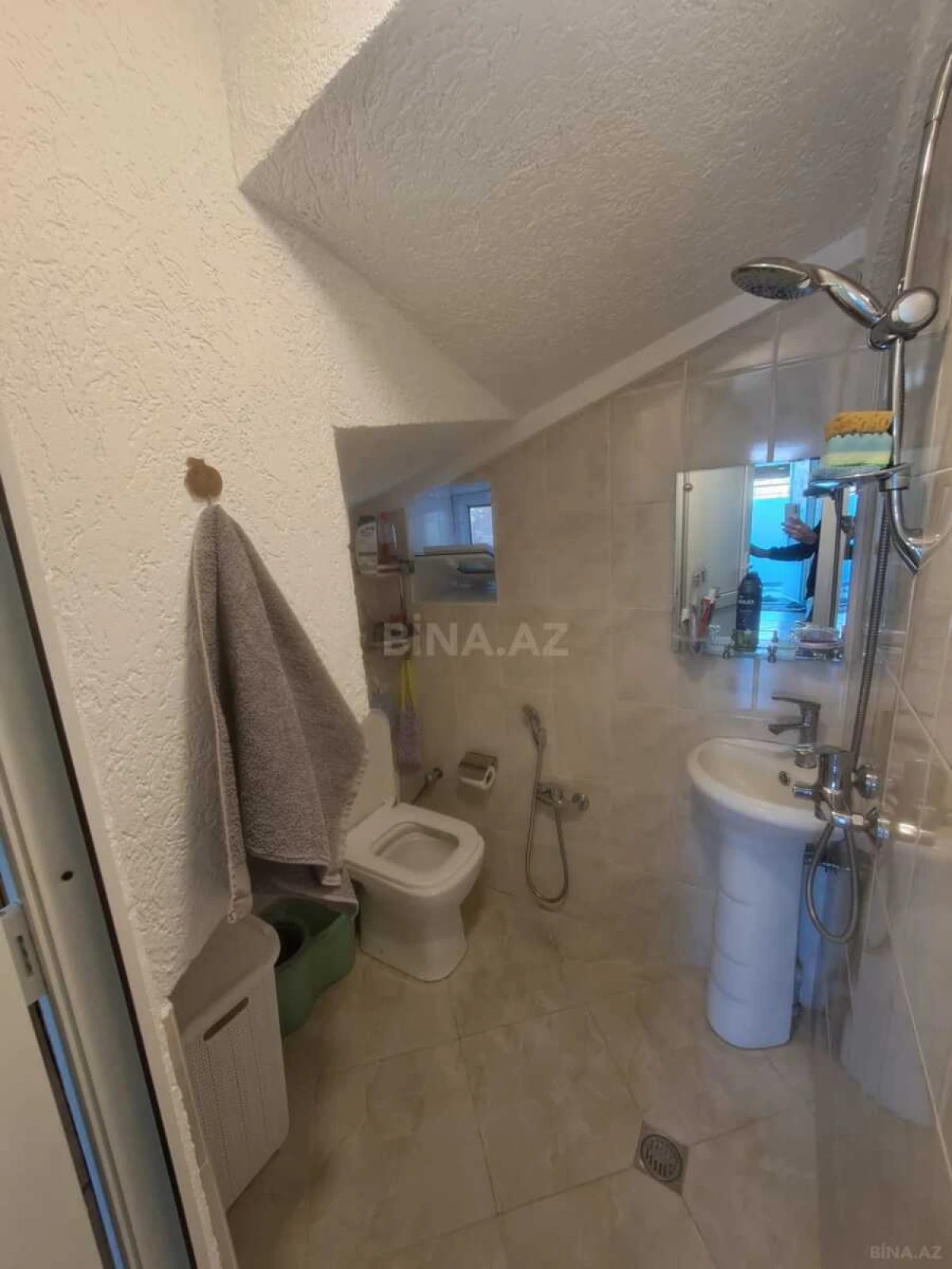Satılır 4 otaqlı həyət evi 200 m²