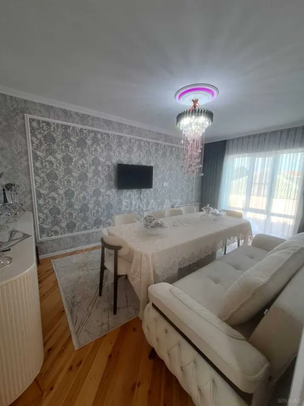 Satılır 4 otaqlı həyət evi 200 m²