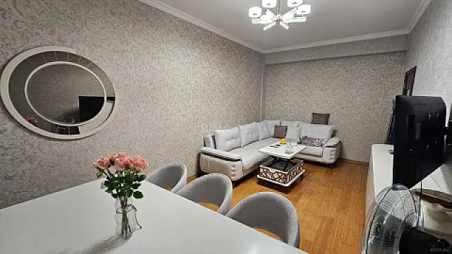 Satılır 2 otaqlı mənzil 62 m²