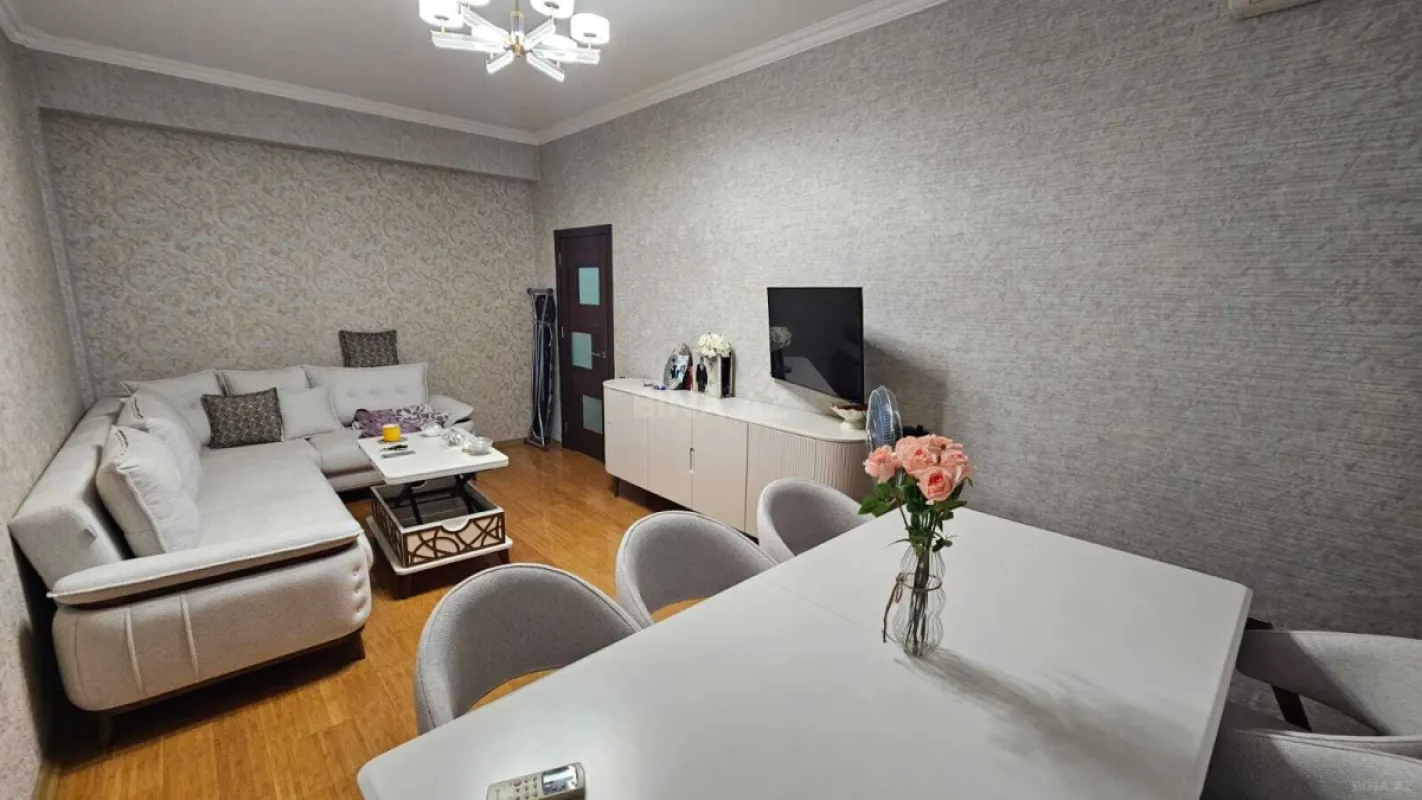 Satılır 2 otaqlı mənzil 62 m²