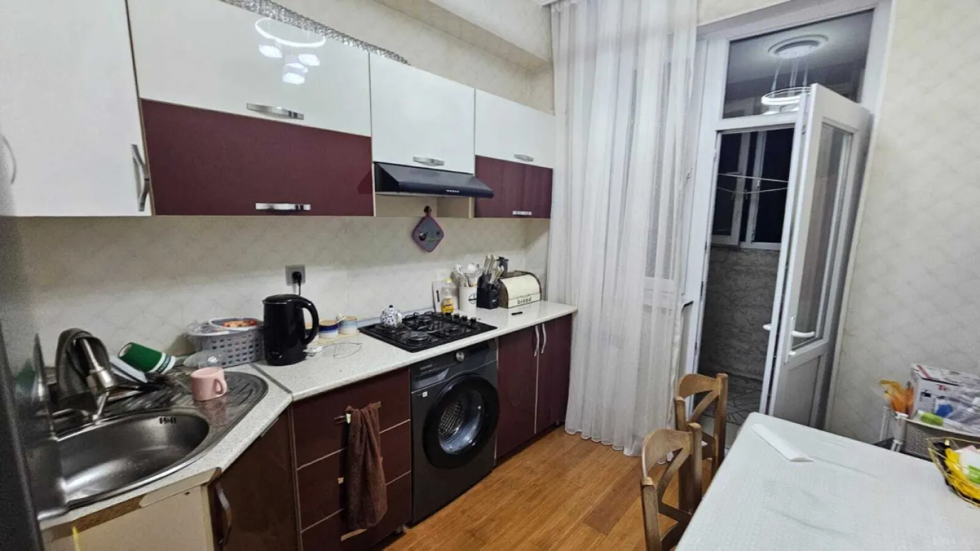 Satılır 2 otaqlı mənzil 62 m²