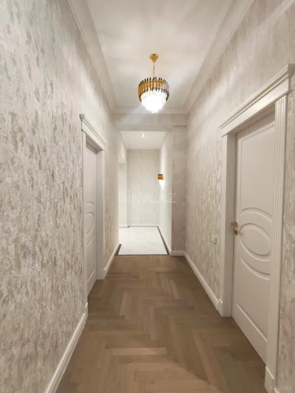 Kirayə verilir 2 otaqlı mənzil 93 m²