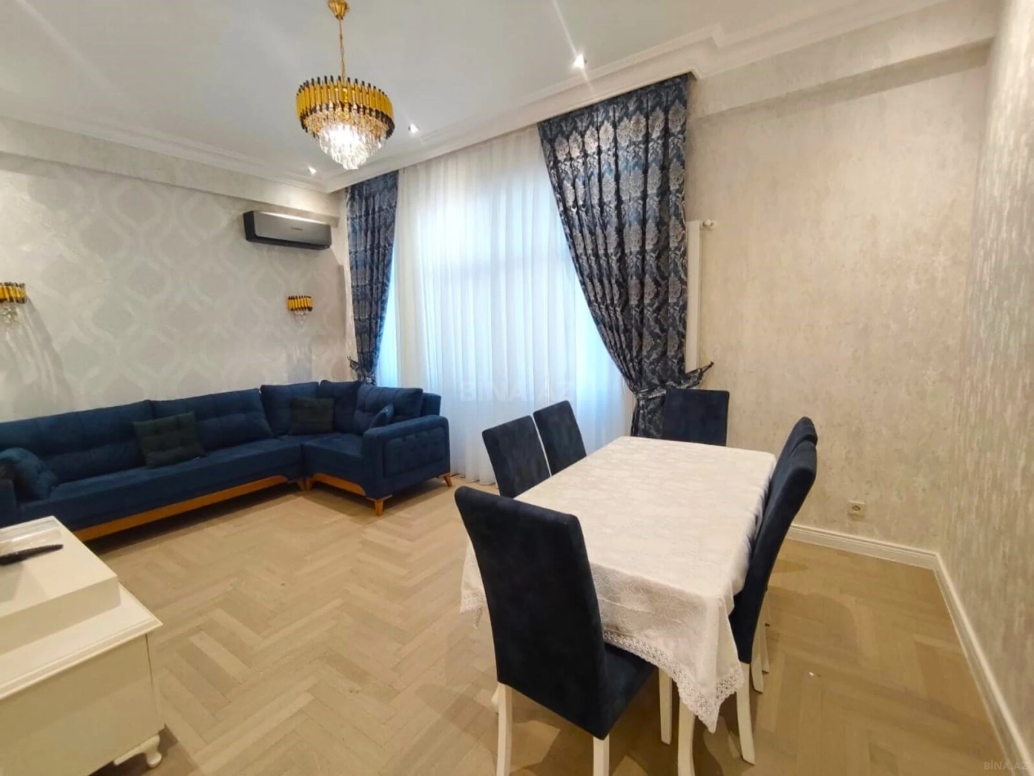 Kirayə verilir 2 otaqlı mənzil 93 m²