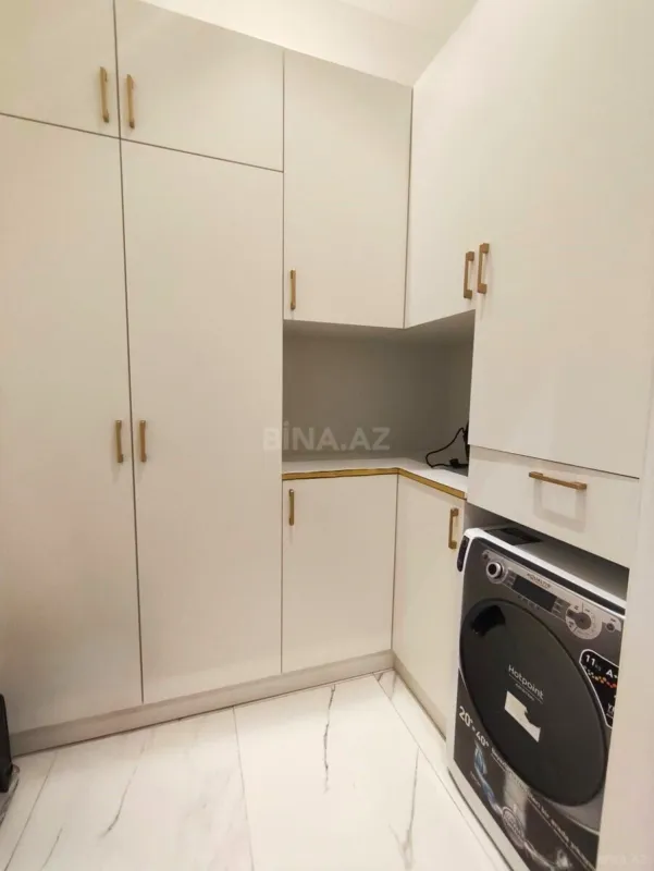 Kirayə verilir 2 otaqlı mənzil 93 m²