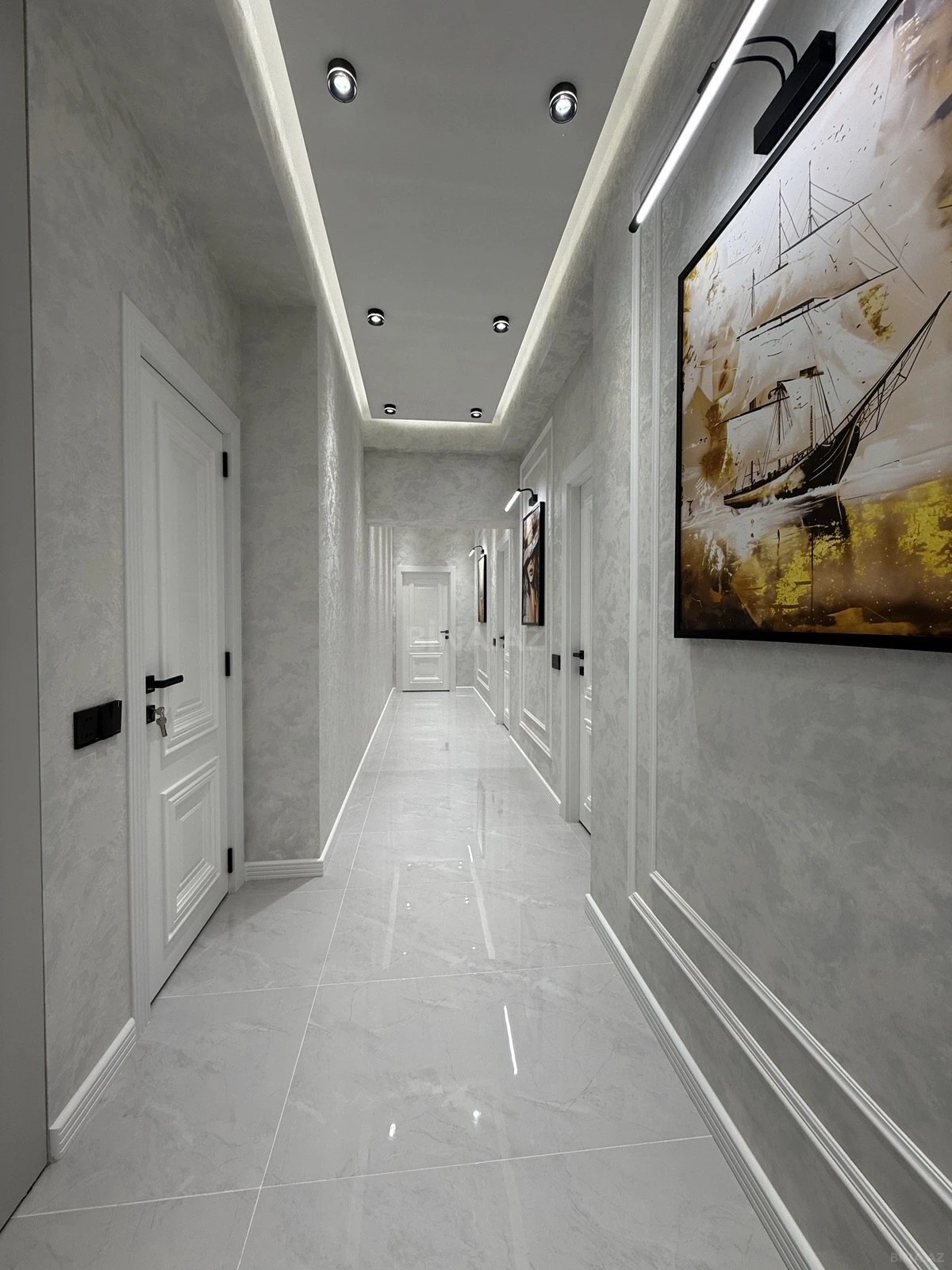 Satılır 3 otaqlı mənzil 105 m²