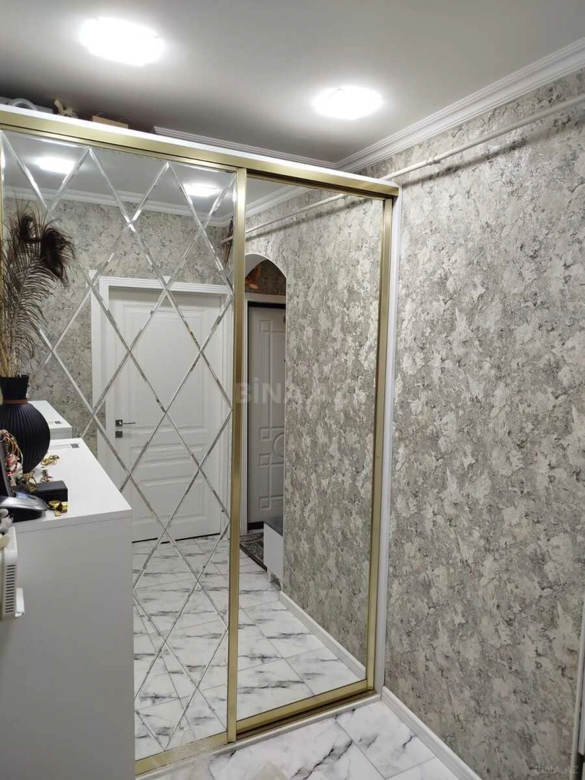 Satılır 2 otaqlı mənzil 65 m²