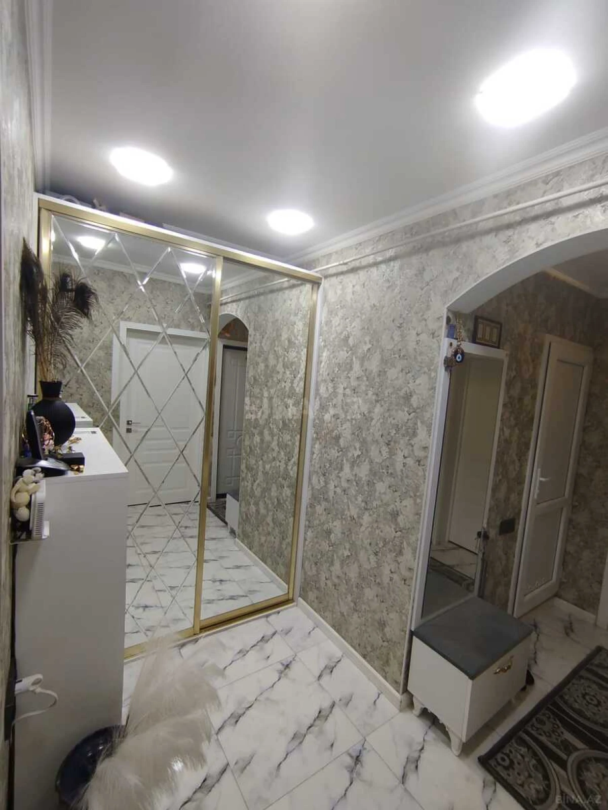 Satılır 2 otaqlı mənzil 65 m²