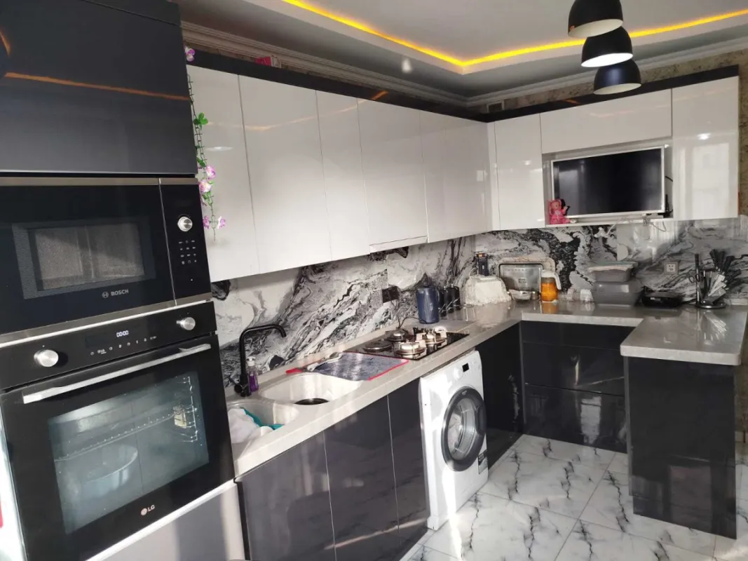 Satılır 2 otaqlı mənzil 65 m²