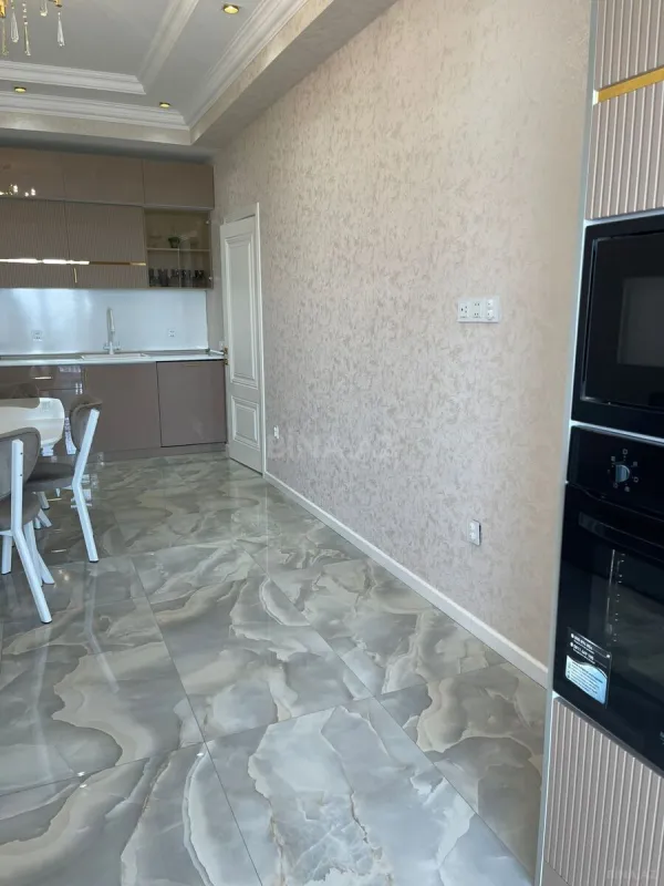 Satılır 2 otaqlı mənzil 115 m²
