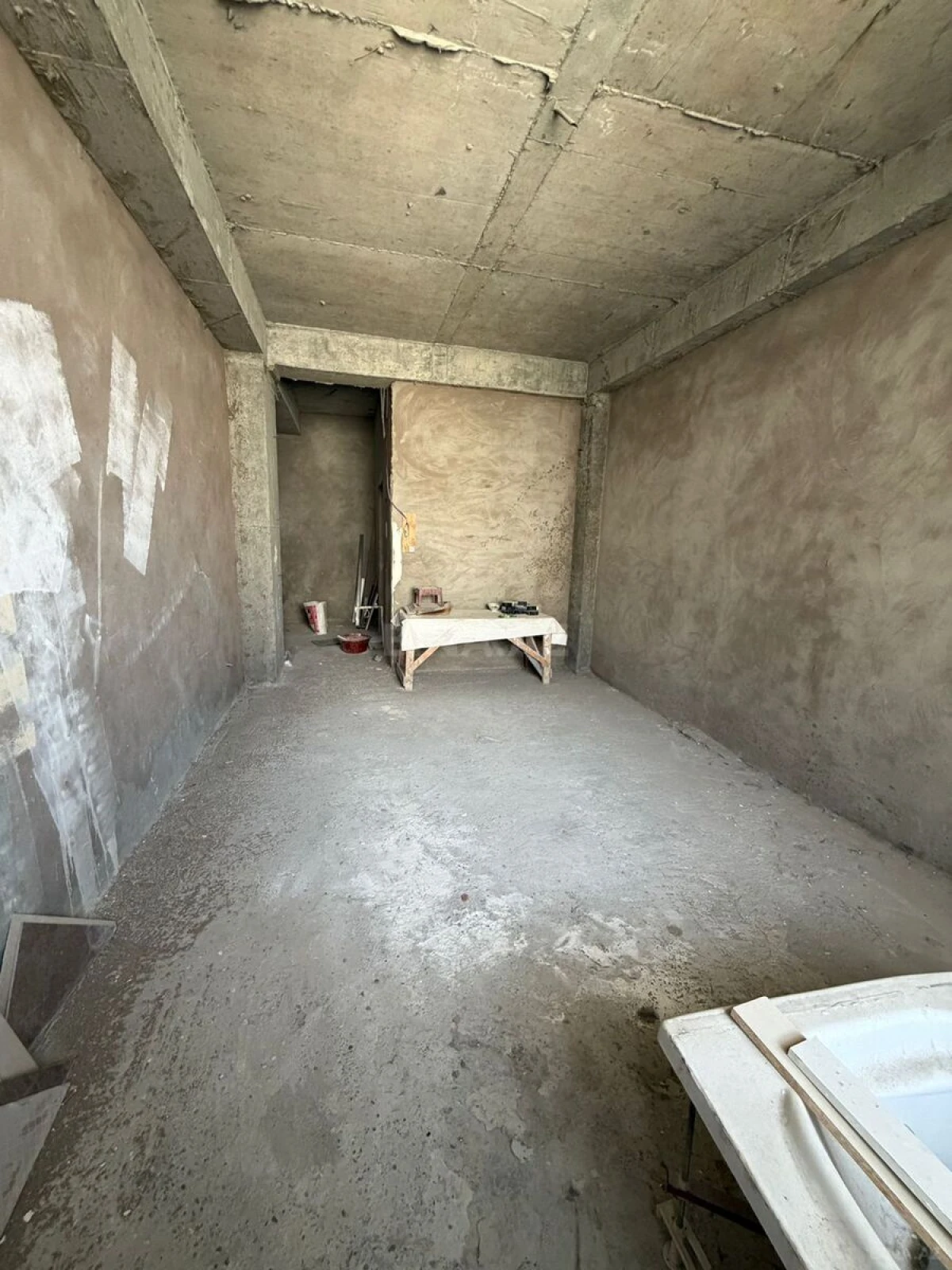 Satılır 4 otaqlı mənzil 165 m²