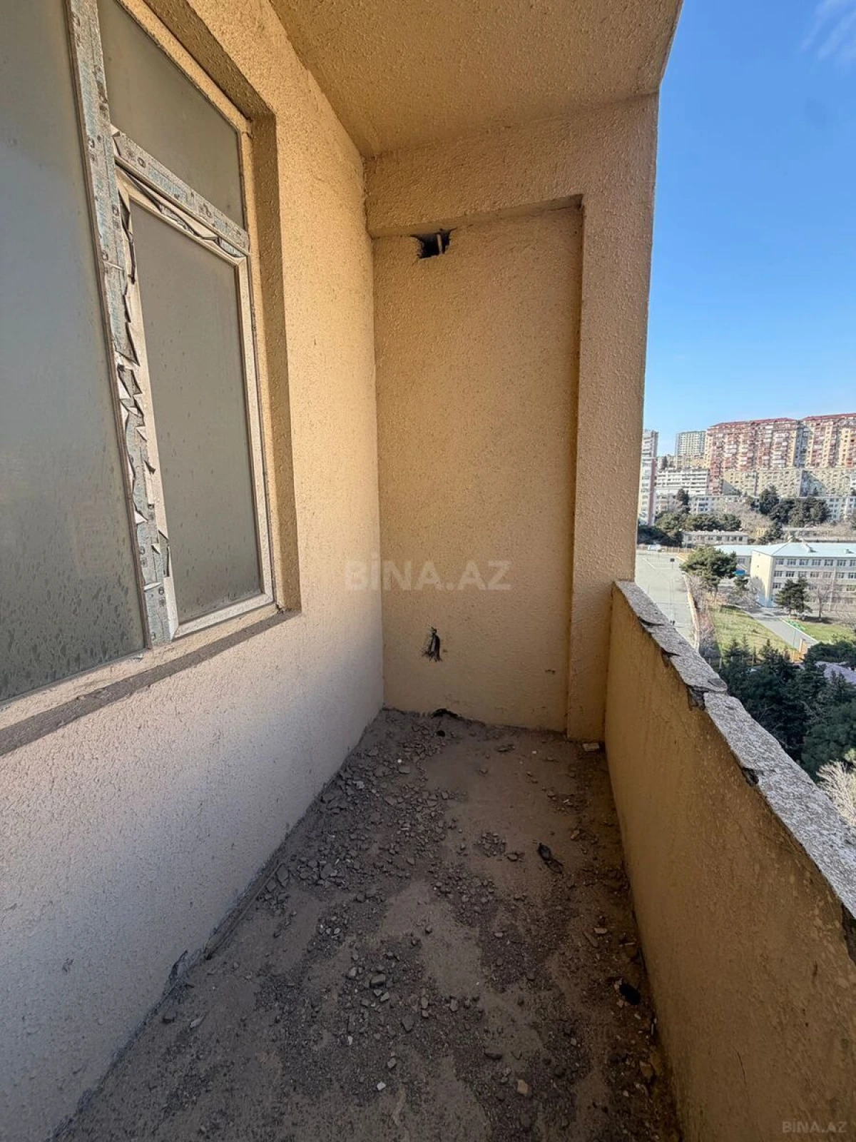 Satılır 4 otaqlı mənzil 165 m²