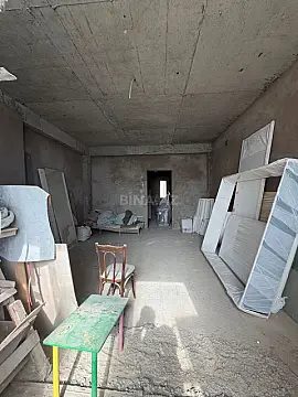 Satılır 4 otaqlı mənzil 165 m²