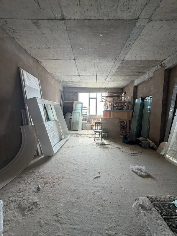 Satılır 4 otaqlı mənzil 165 m²