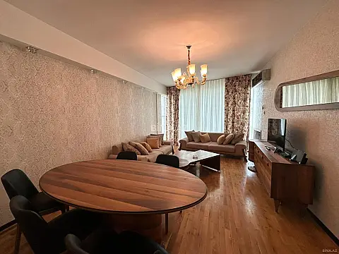 Kirayə verilir 3 otaqlı mənzil 120 m²