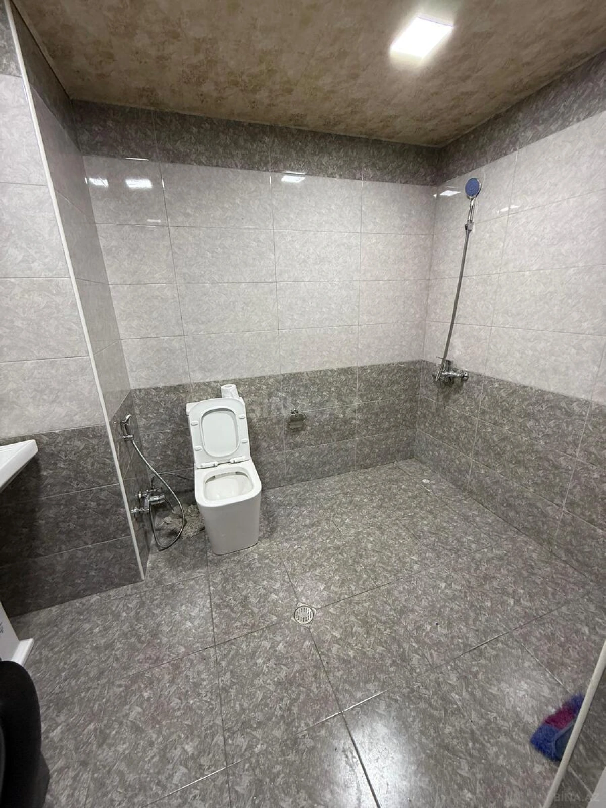Kirayə verilir 1 otaqlı mənzil 53 m²