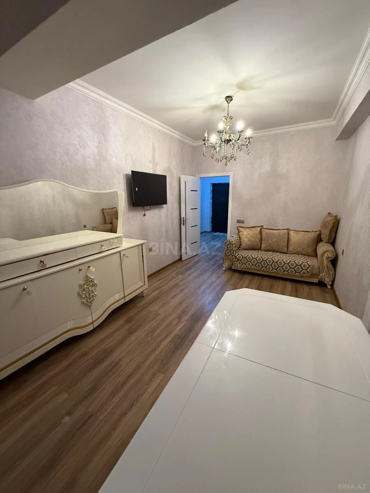 Kirayə verilir 1 otaqlı mənzil 53 m²