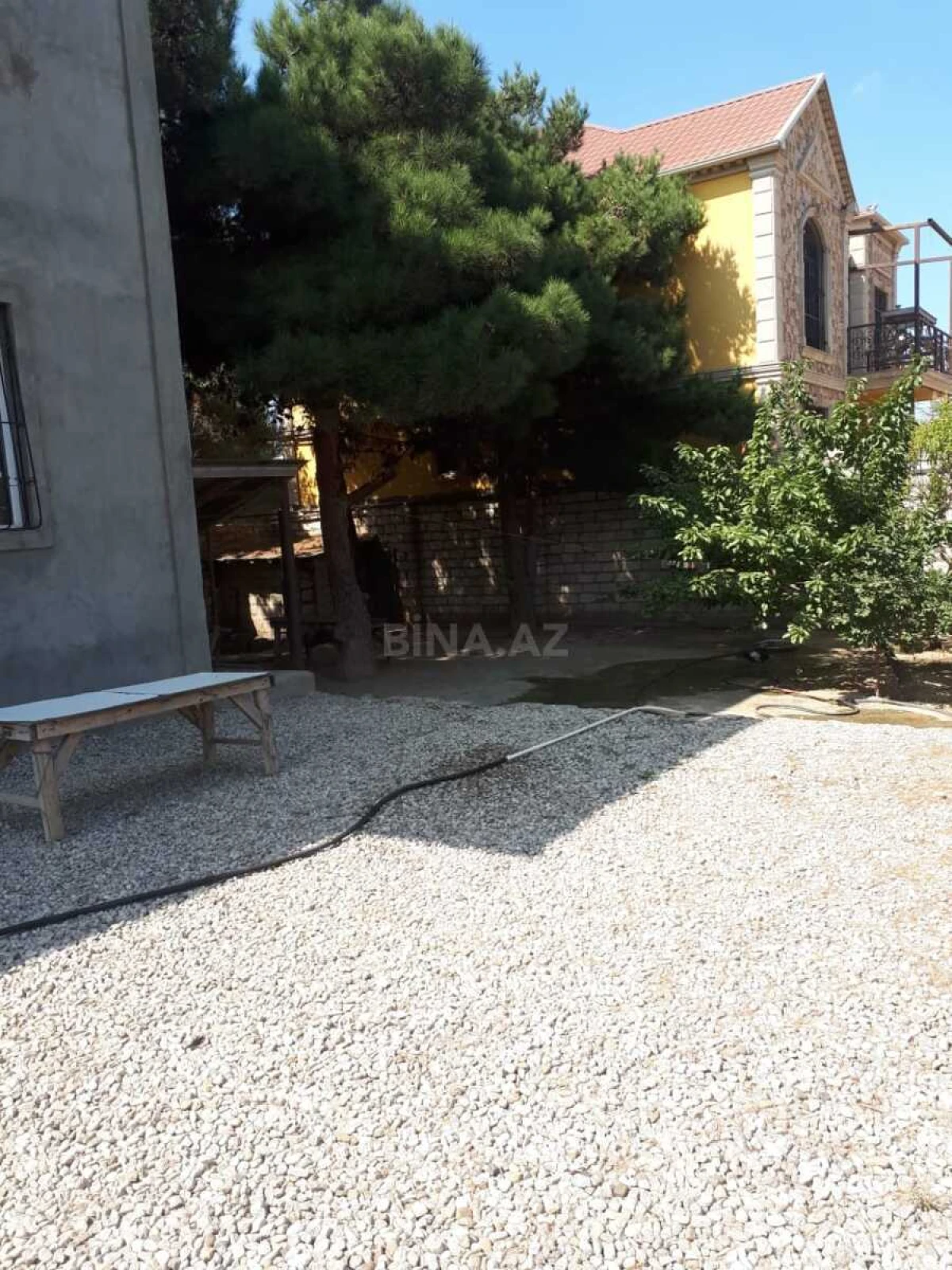 Satılır 5 otaqlı həyət evi 300 m²