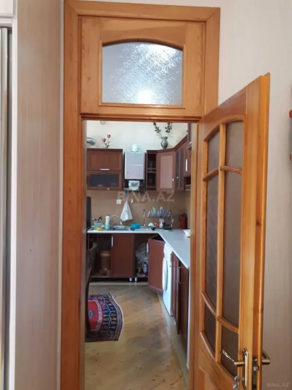 Satılır 5 otaqlı həyət evi 300 m²