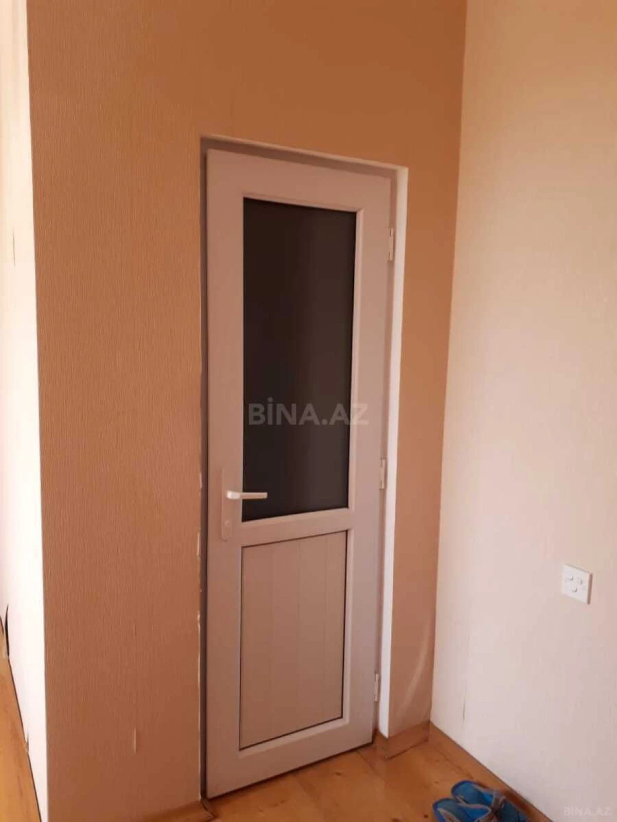 Satılır 5 otaqlı həyət evi 300 m²