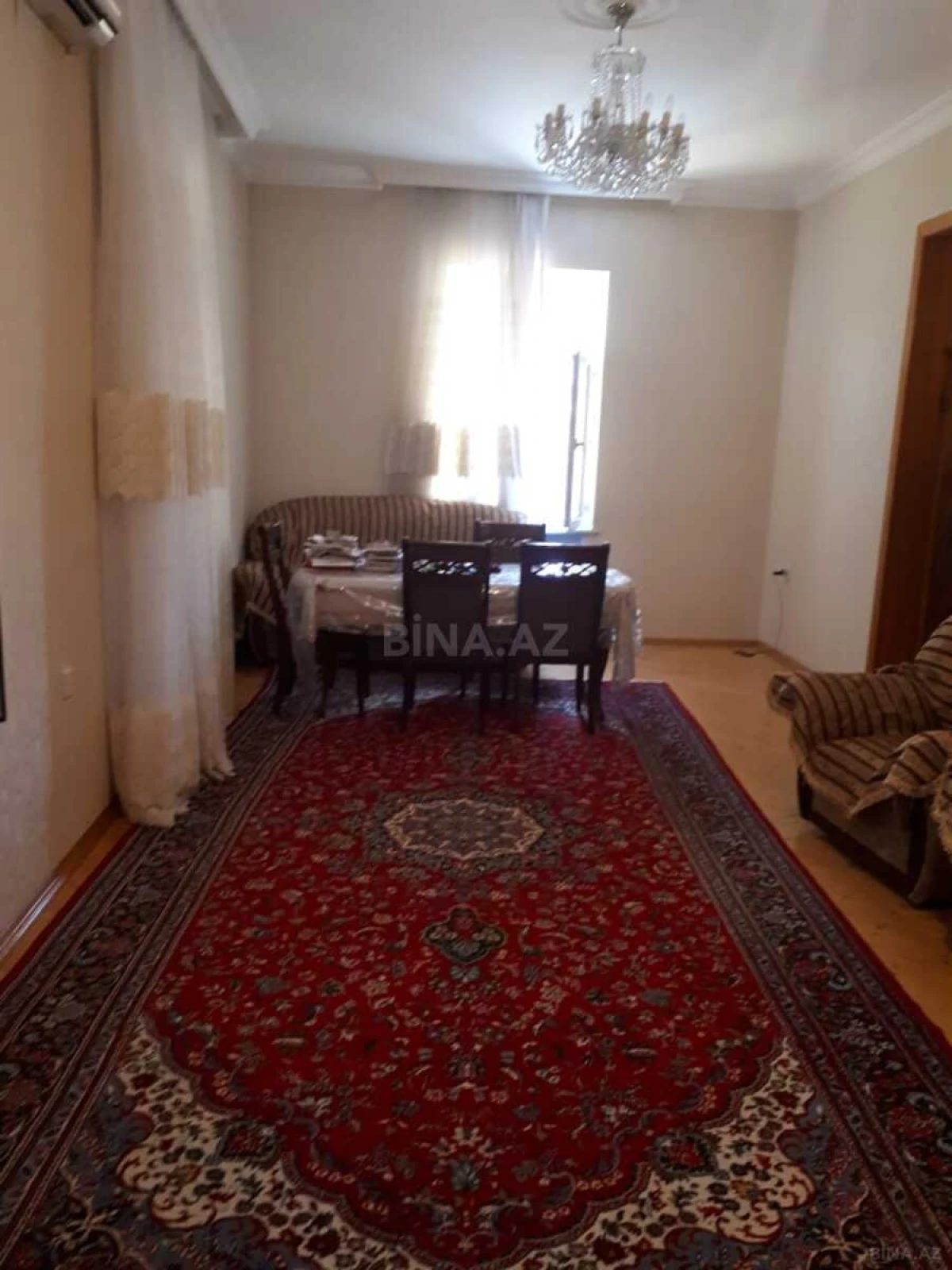 Satılır 5 otaqlı həyət evi 300 m²