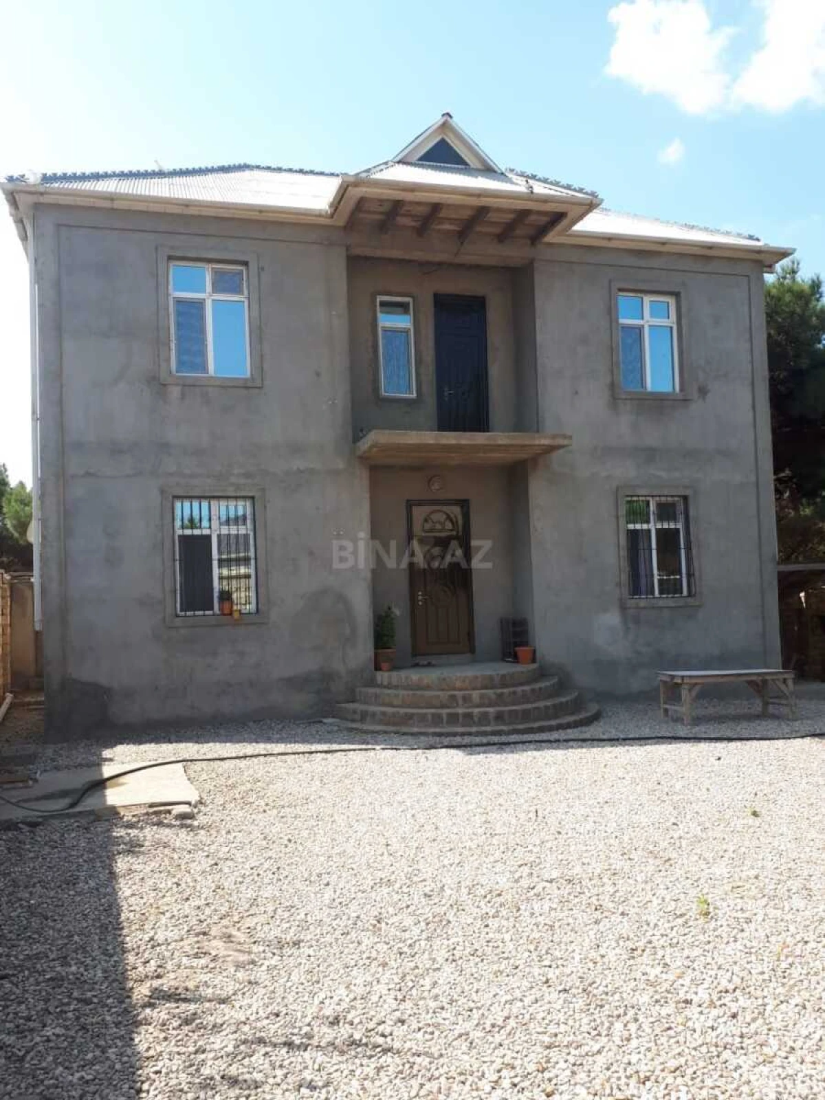Satılır 5 otaqlı həyət evi 300 m²