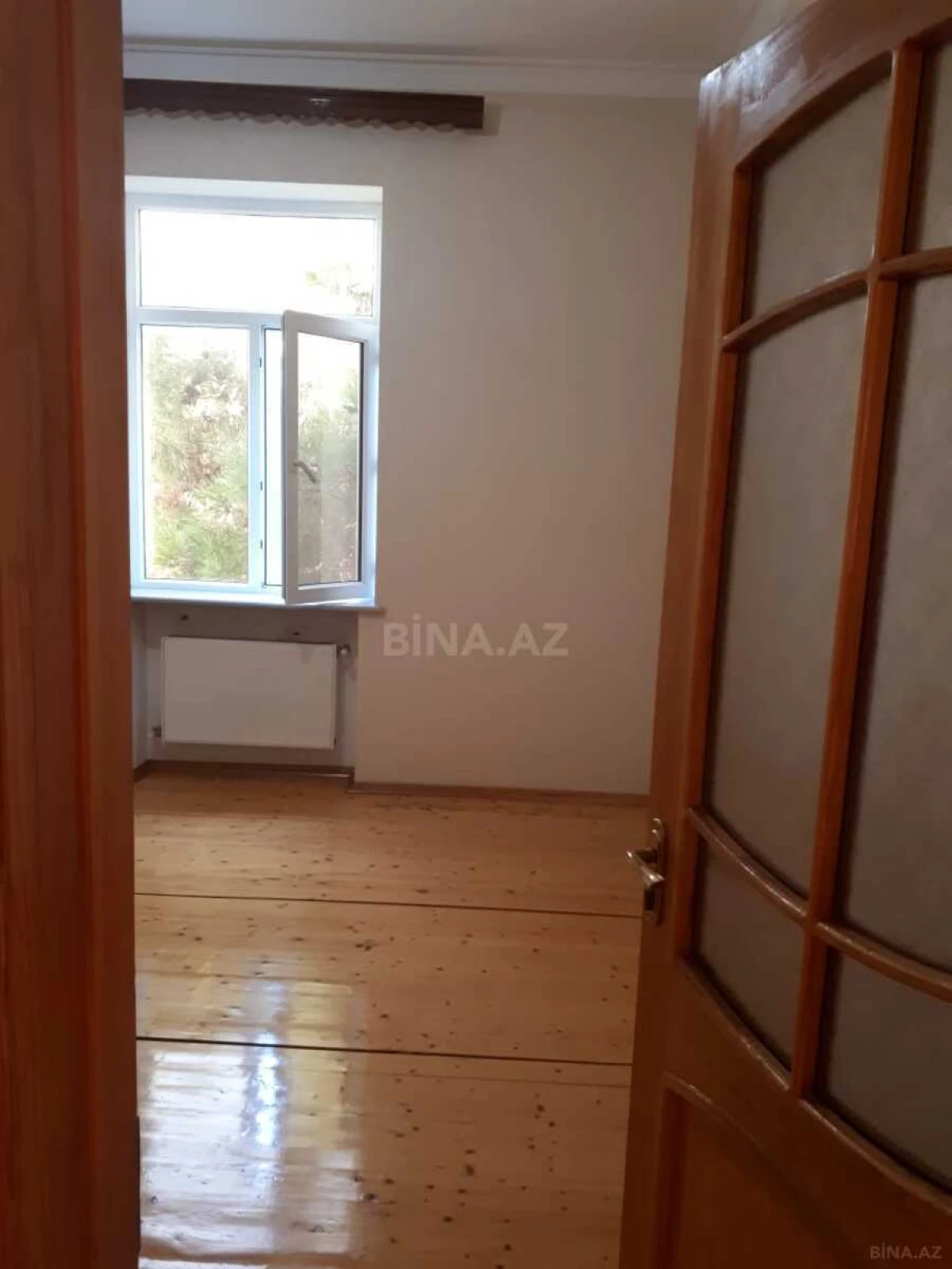 Satılır 5 otaqlı həyət evi 300 m²
