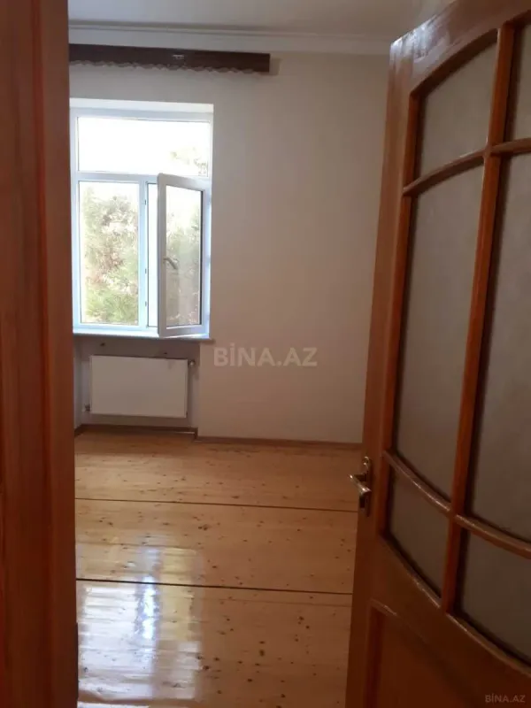 Satılır 5 otaqlı həyət evi 300 m²