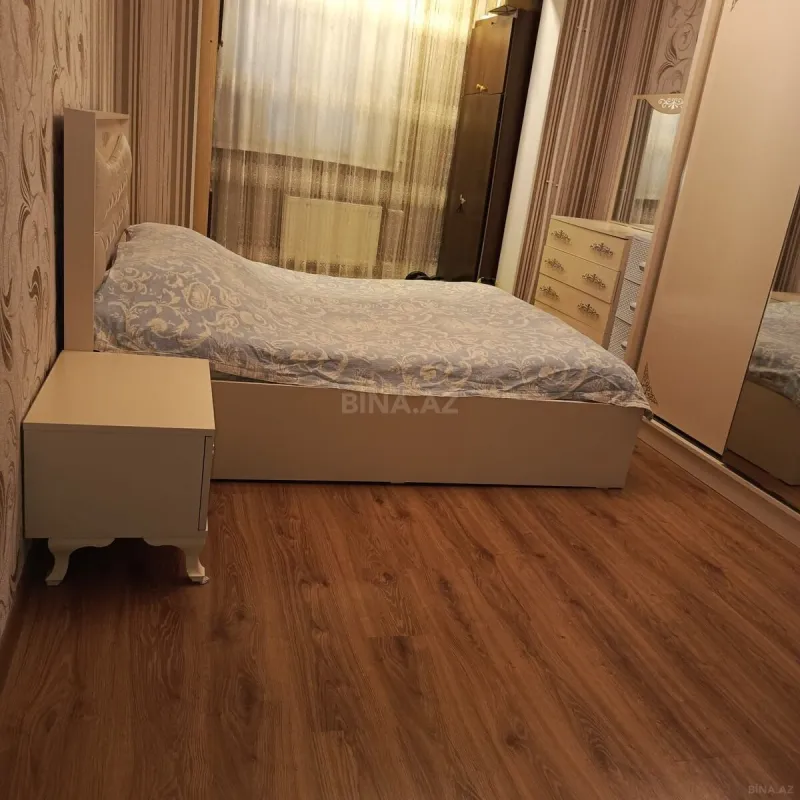 Satılır 5 otaqlı mənzil 120 m²