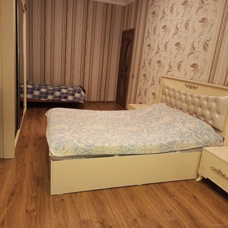 Satılır 5 otaqlı mənzil 120 m²