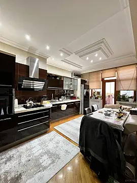 Satılır 2 otaqlı mənzil 95 m²