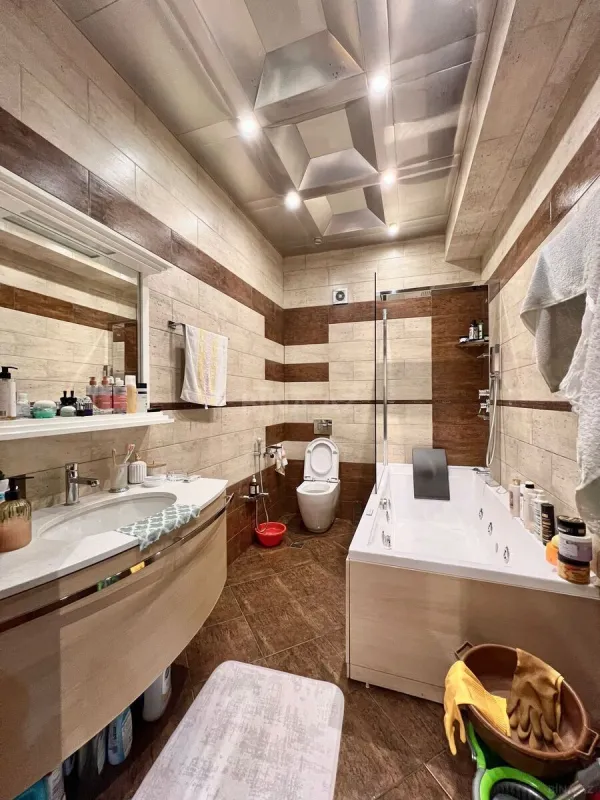 Satılır 2 otaqlı mənzil 95 m²