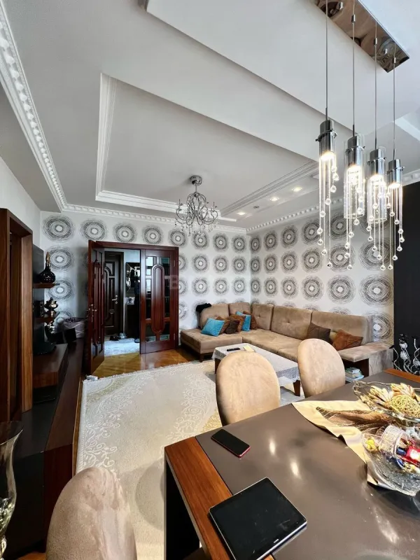 Satılır 2 otaqlı mənzil 95 m²