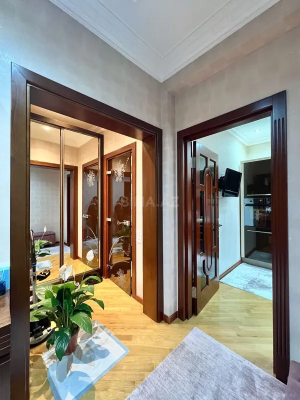 Satılır 2 otaqlı mənzil 95 m²