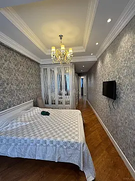 Kirayə verilir 3 otaqlı mənzil 140 m²