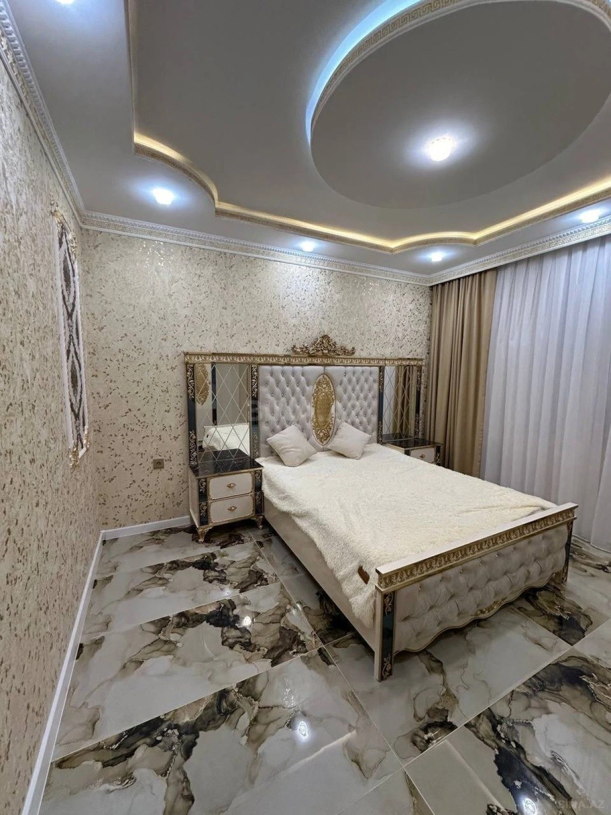 Satılır 6 otaqlı həyət evi 240 m²