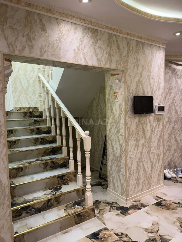 Satılır 6 otaqlı həyət evi 240 m²