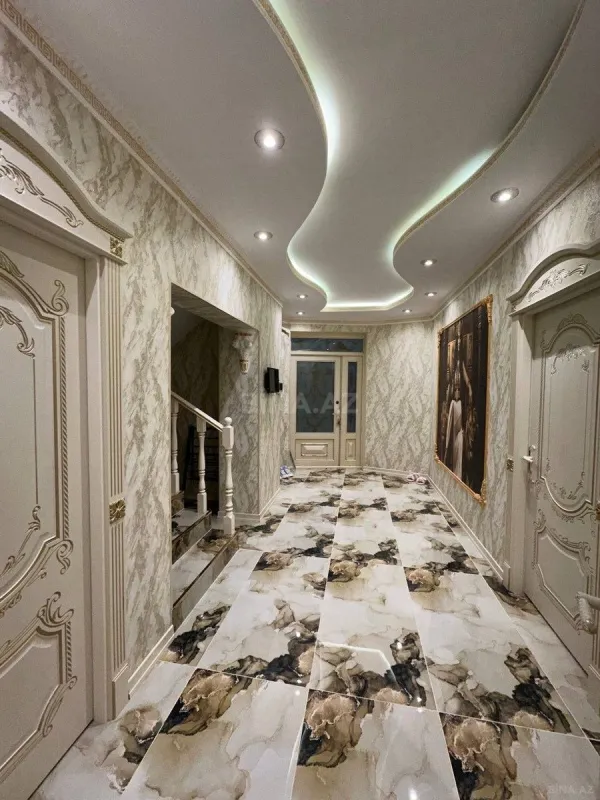 Satılır 6 otaqlı həyət evi 240 m²